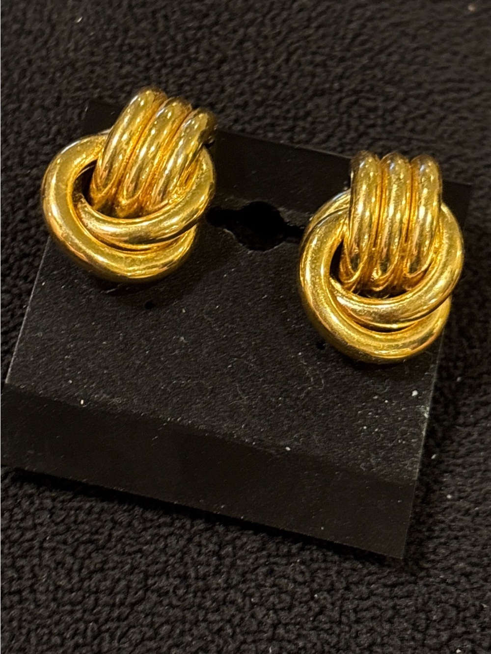 Vintage Trifari Gold-Tone Interlocking Knot Clip-On Earrings - Picture 3 of 3